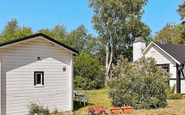Peaceful Beachside Cottage in Skane