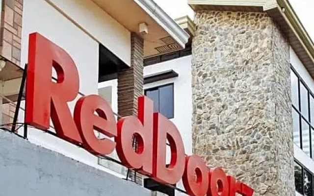 RedDoorz @ Miras Apartelle Angeles Pampanga