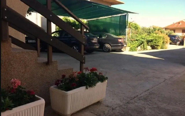 Ognjen - Family Apartments With Free Parking - A1
