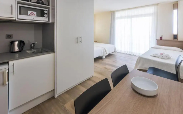 Ponient Aparthotel Marinada