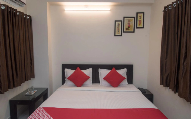 OYO 14838 Shree Jee Hotel