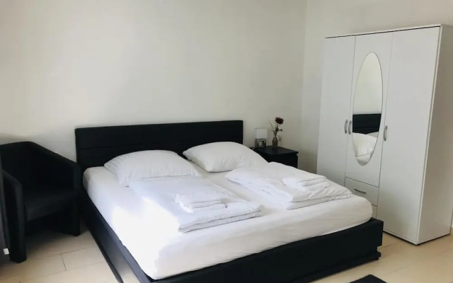 City Guesthouse Apartments Krefeld near Düsseldorf Airport