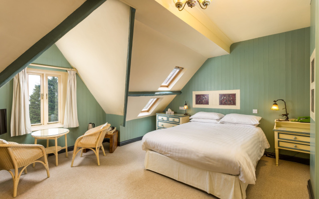 Orestone Manor Hotel