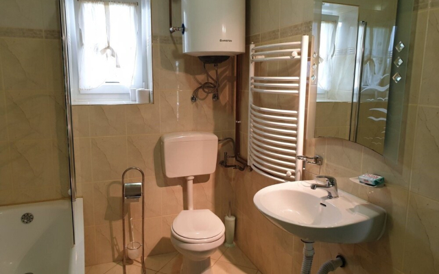 House Roza