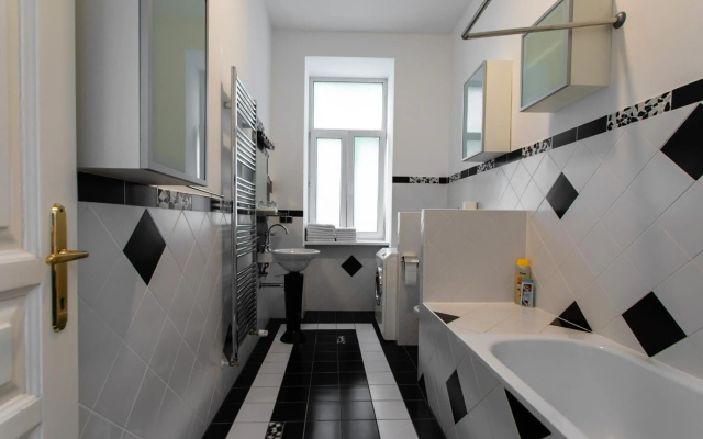 3-Bedroom Apartment in Central Vienna