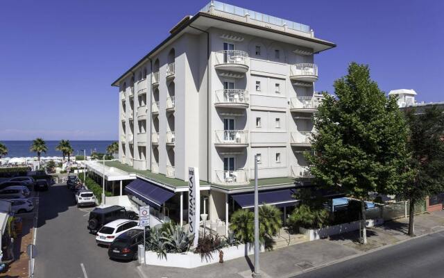 Ca Bianca Hotel вид на фасад