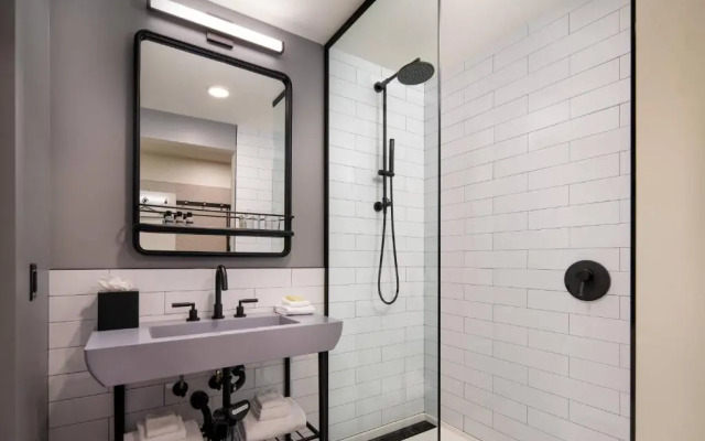 Moxy Portland Downtown