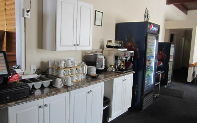 Shoal Lake Motor Inn