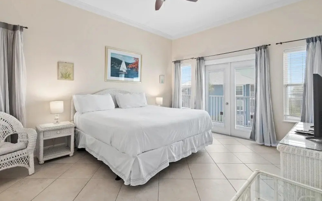 Pavilion Palms 205b