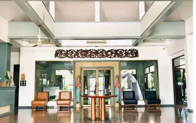 Lopburi Inn