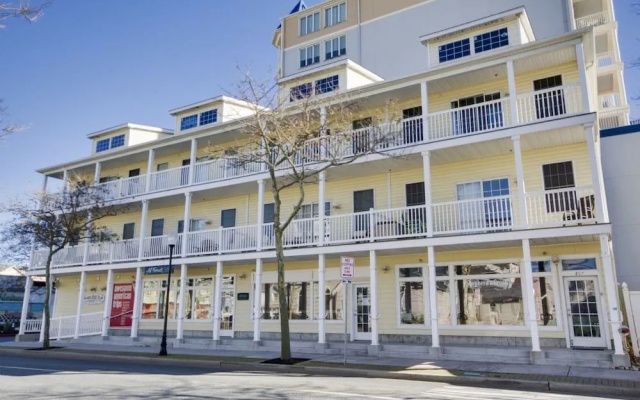 Boards Edge 103 - 4 Br Townhouse