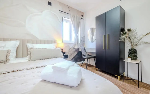 Luxury apartments Marino near beach