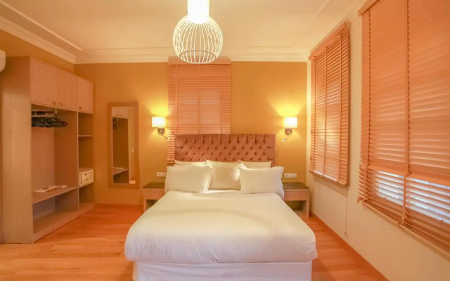 Comfortable Flat with Jacuzzi near Hadrian's Gate