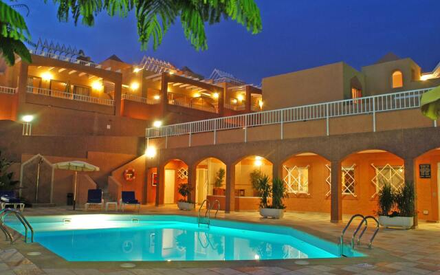 Отель Villas Monte Solana вид на фасад