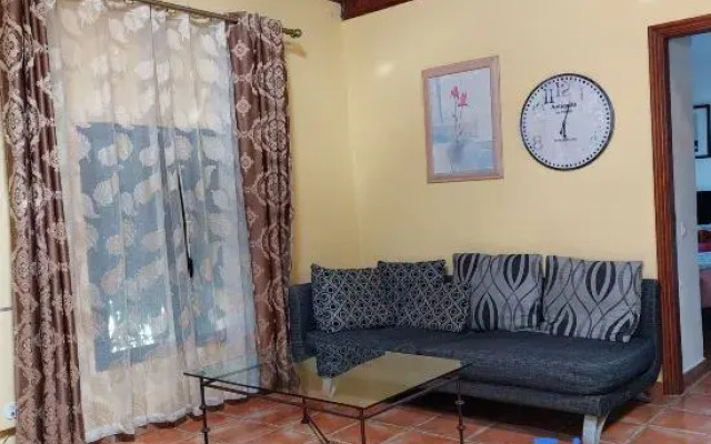 Holiday Home to the Street With big Kitchen
