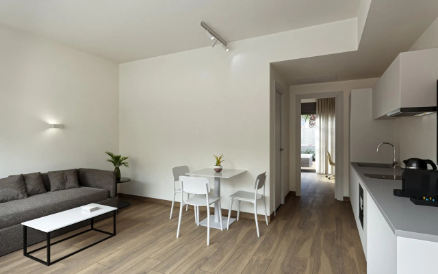 One Bedroom Apartment with Outdoor Jacuzzi