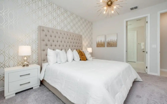 9 BD 6.5 BH House Villa