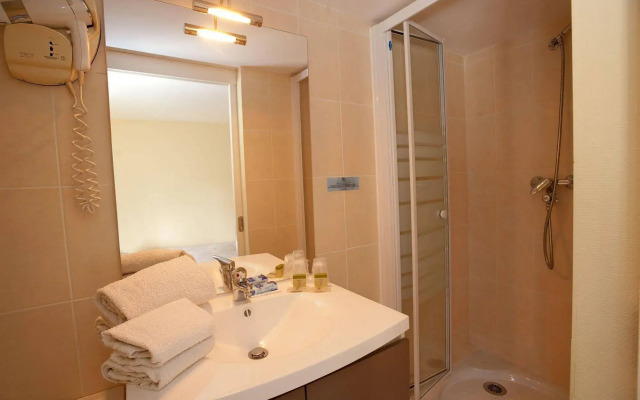 Hotel Abelha Le France
