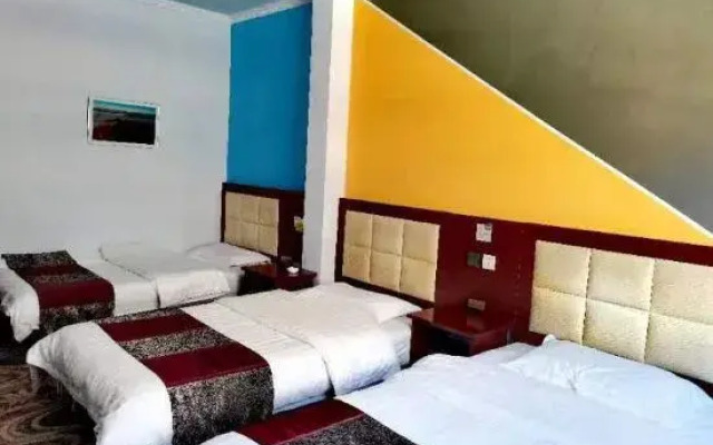 Home Inn Huaxuan Hotel (Duolun Longzehu Branch)