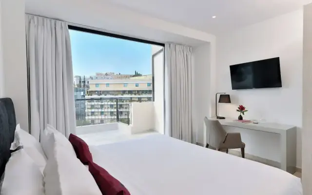 The Apartment by Athenaeum Hotels