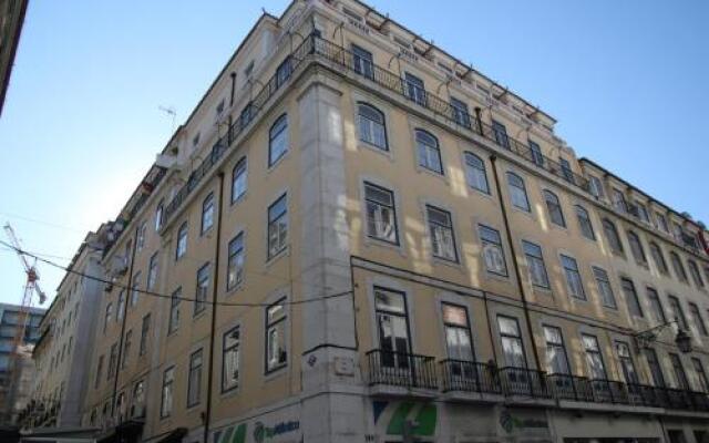 Отель B Lisbon Лиссабон вид на фасад