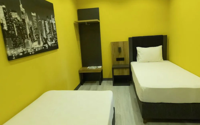 Roy Otel Akçay