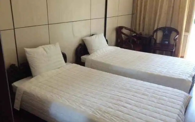 Huong Tra Hotel