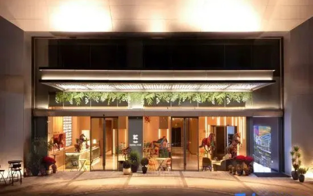 Hotel Five