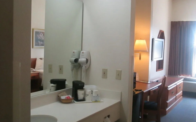 Spark by Hilton Tifton