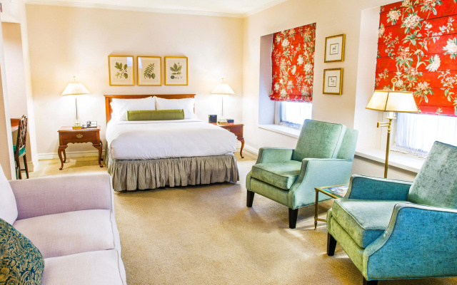 Mayflower Park Hotel