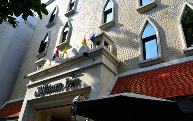 Bhiman Inn Hotel вид на фасад