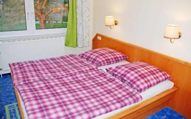 DEB 009 Appartementhaus auf Moench