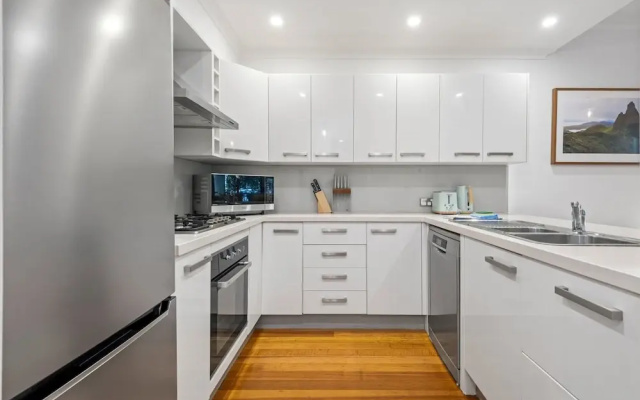 Perfect 2-bed Inner-city Home With Pool & BBQ Area