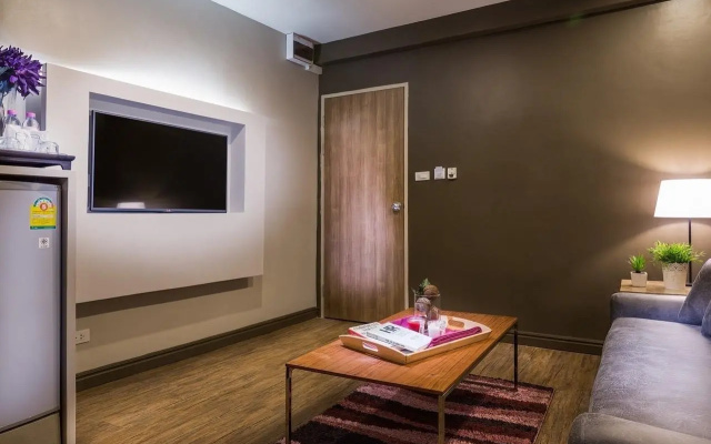 Ratchada Point Hotel