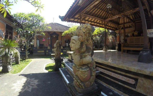 Ekas Homestay