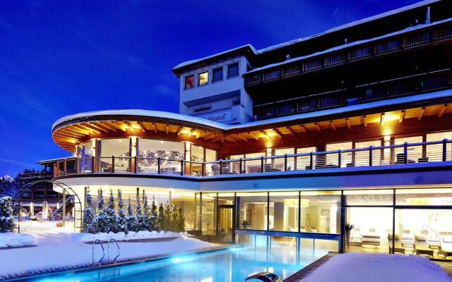 Hotel Chalet Mirabell Авеленго вид на фасад
