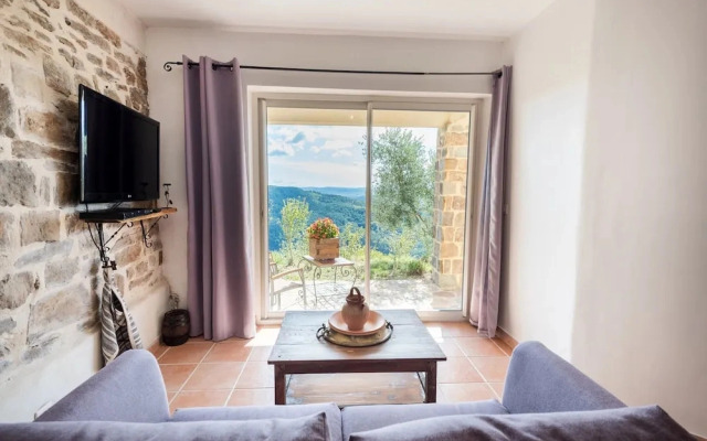 Hidden Retreat in Chassiers