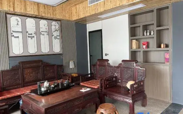 Lakeside Inn