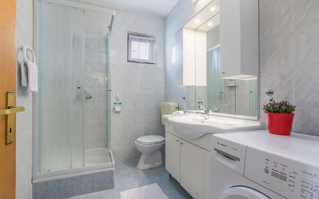 Apartment Neva - great location: A3 prvi kat do ulice Novigrad, Istria