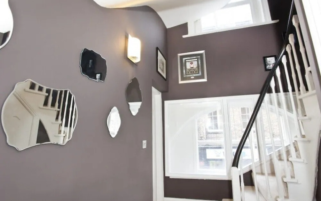 Flat 1 Blue Bridge Court