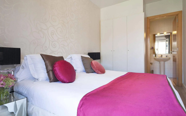 Grandom Suites