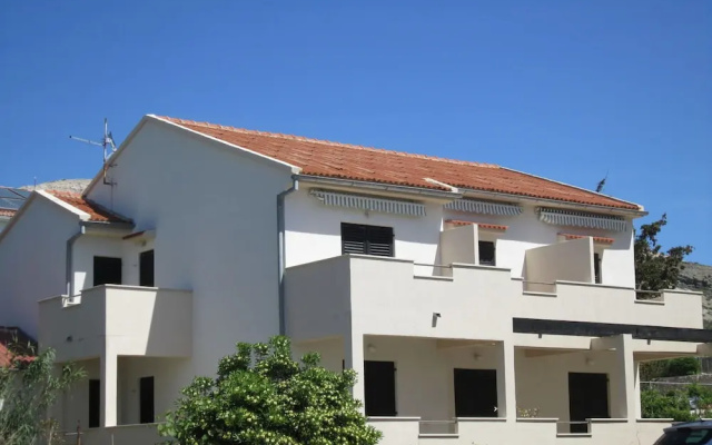 Seaview Apartment in Dalmatia With Balcony
