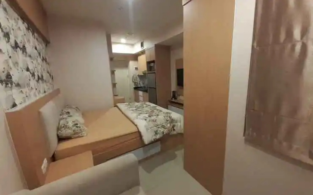 Apartemen Grand Kamala Lagoon Cozy by Lotus Property