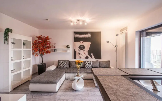 Luxury Penthouse Plaza Residence P1