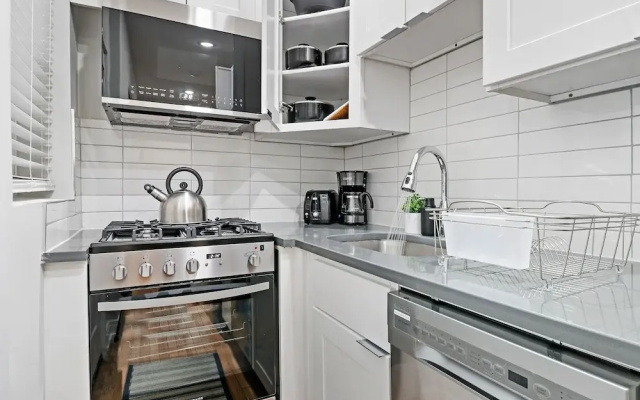Stylish Studio - Barry S1