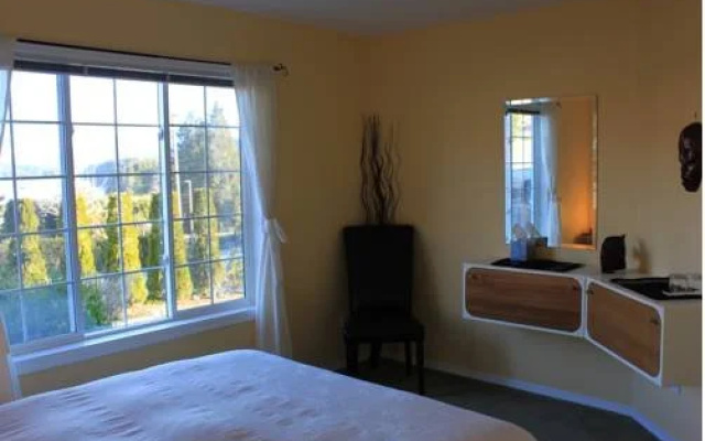 Adventure Tofino B&B
