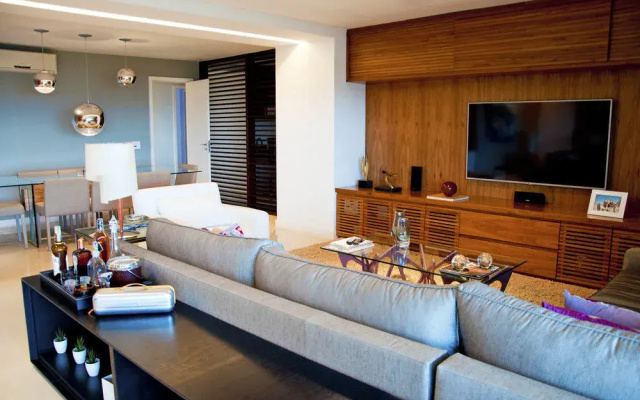 Golden Oasis Living in Rio