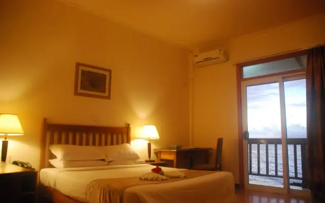 Pacific Crown Hotel