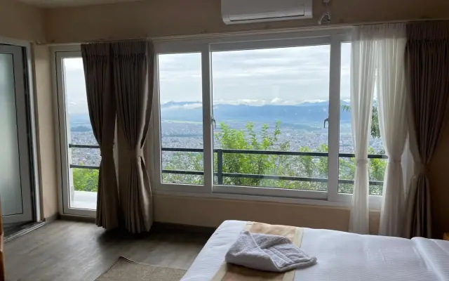 Hotel Pokharaeye