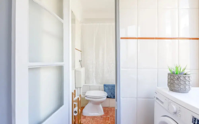 Alfama Spacious and Central Apartment, By TimeCooler